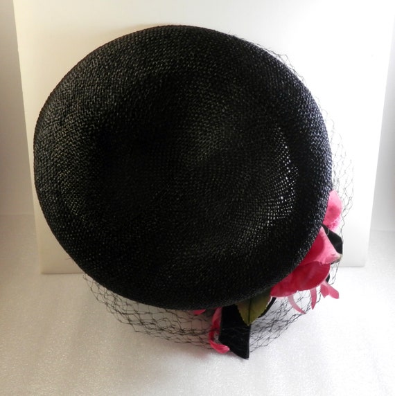 Beautiful Vintage Black Straw Cloche Hat with Net… - image 7