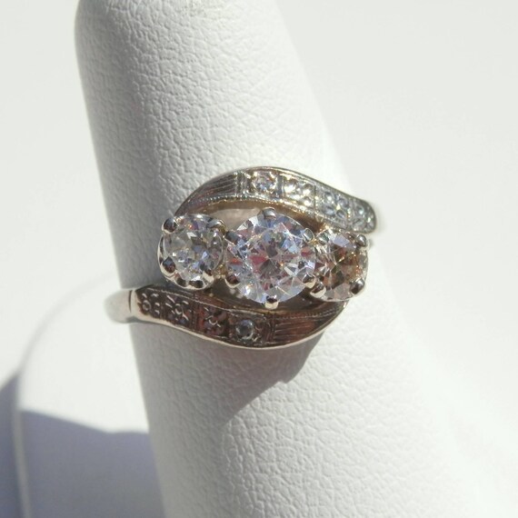 14K Gold .50ctw Side Diamonds Crossover Ring Circ… - image 4