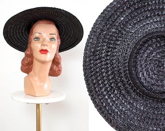 chapeau de soleil vintage des années 1970 | Chapeau photo d'été en paille noire à large bord des années 50 (années 70) (3 disponibles)