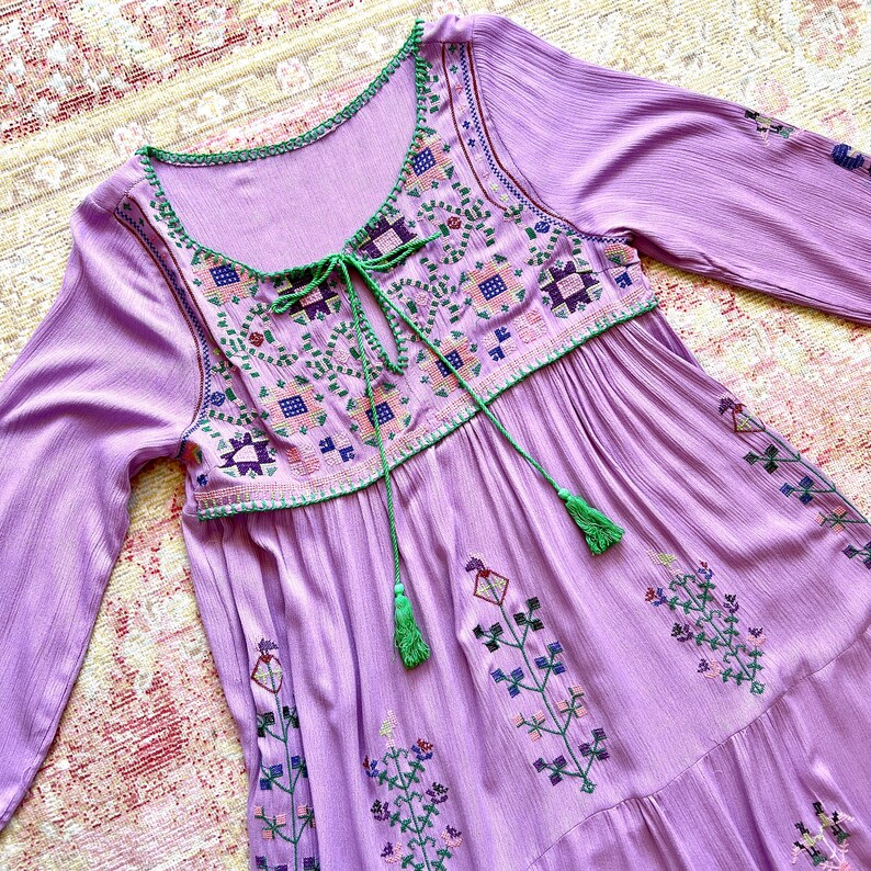 AS-IS Modern Vintage 1970s 70s Style Indian Floral Embroidered Purple Tiered Long Sleeve Maxi Boho Colorful Dress small/medium image 2