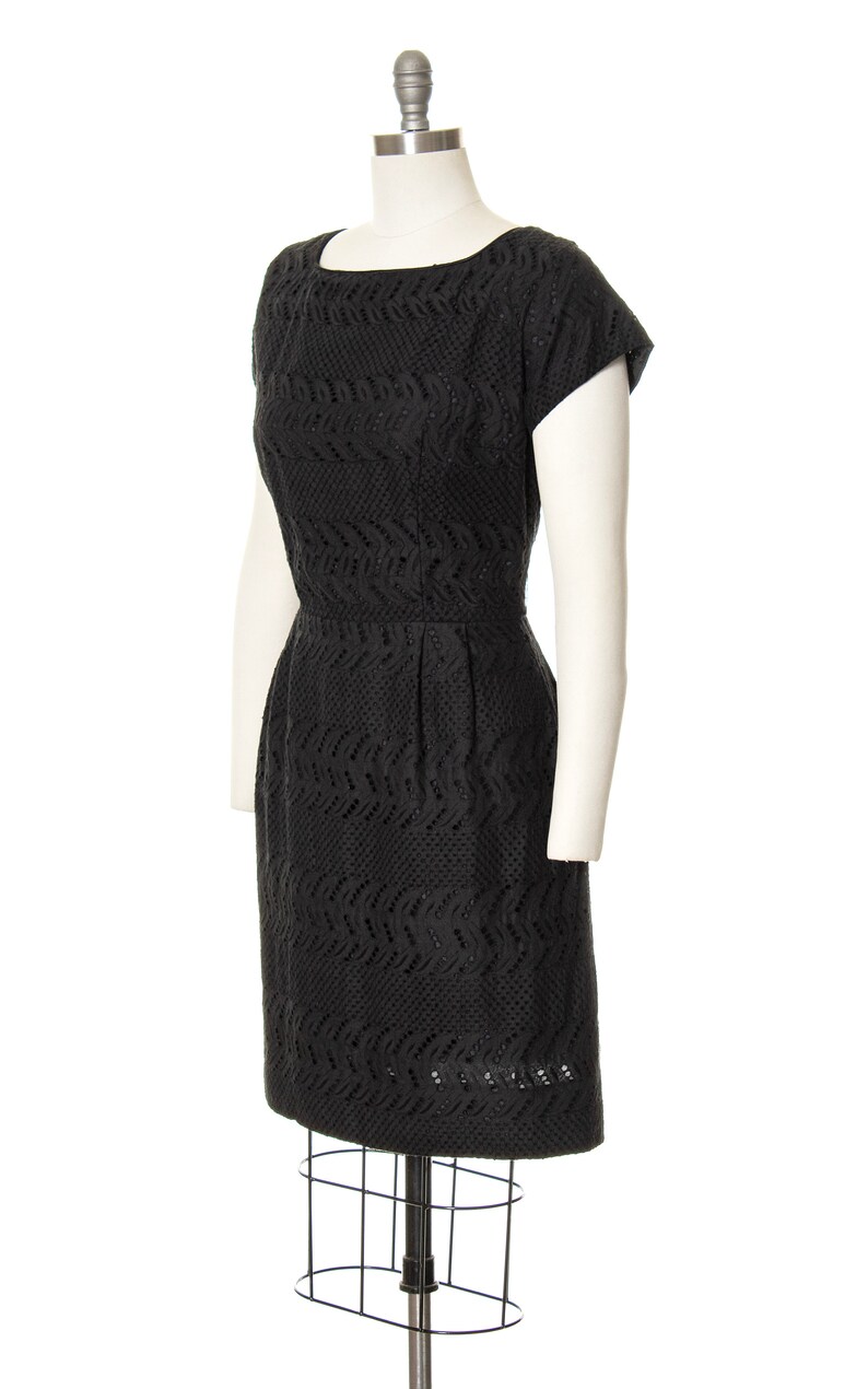 Vintage 1950s 1960s Dress 50s 60s Black Eyelet Lace Cotton Wiggle Sheath Summer LBD Day Dress medium image 3