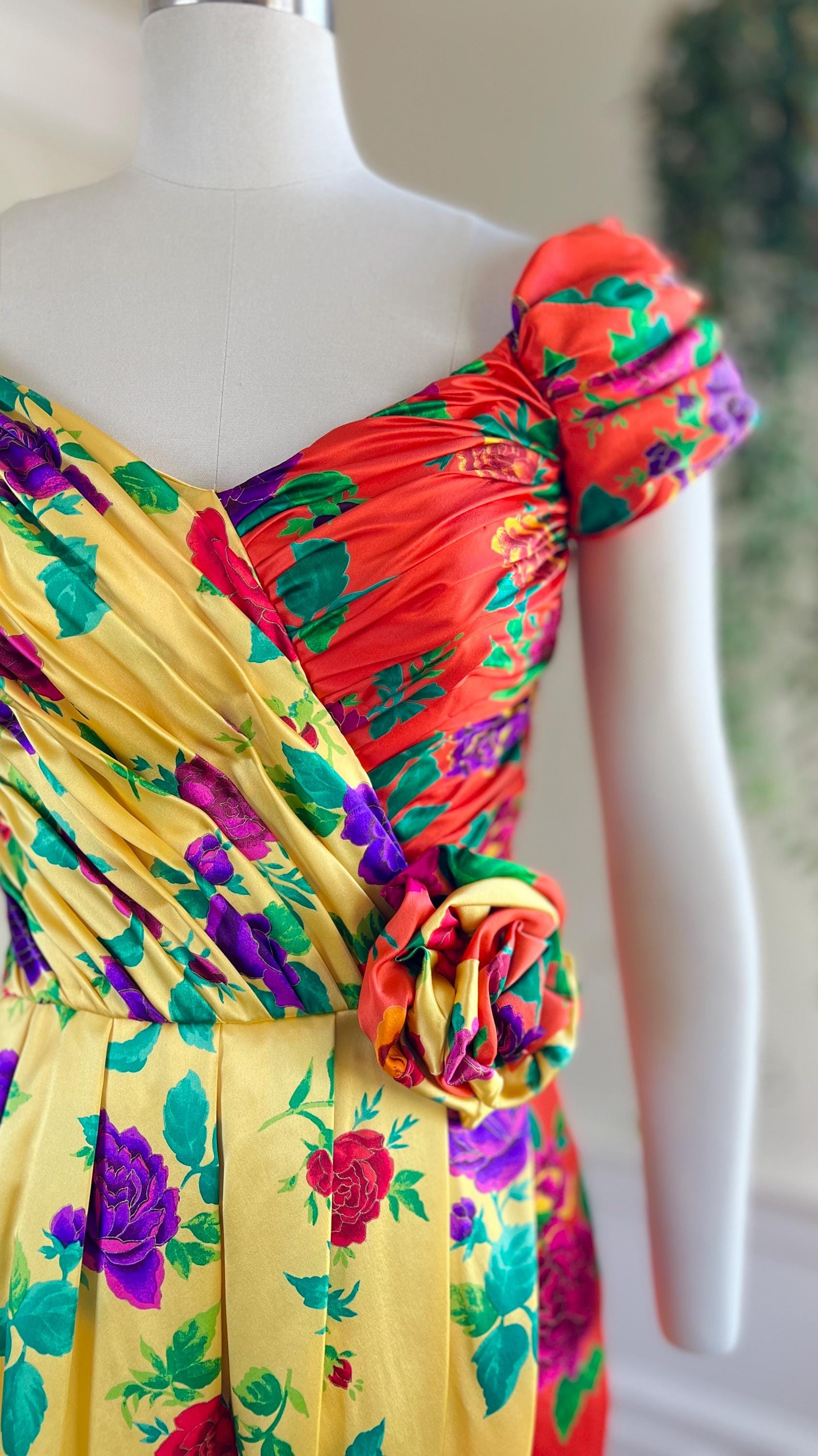 ワンピース 80s vintage satin ribbon flower dress Vintage 1980's Droopy and Browns by Angela Holmes Floral Maxi