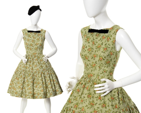 Vintage 1950s Dress | 50s Floral Striped Cotton R… - image 1