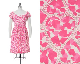Vintage 1950s Dress | 50s Hearts Novelty Print Cotton Cutwork Lace Pink White Valentines Fit and Flare Day Dress (small)