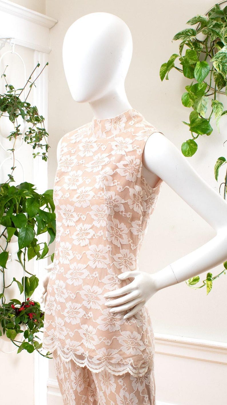 Vintage broekpak uit de jaren 70 | Jaren 70 LILLI DIAMOND Lace Overlay witbeige tuniektop hoge taille broek alternatieve bruid bijpassende 2-delige set | klein afbeelding 5