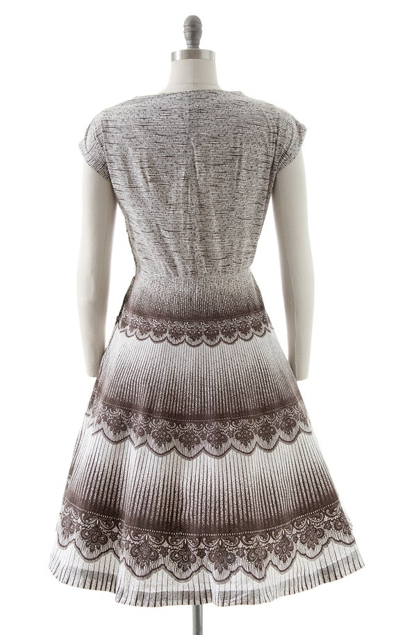 75 DRESS SALE /// Vintage 1950s Day Dress | 50s T… - image 4