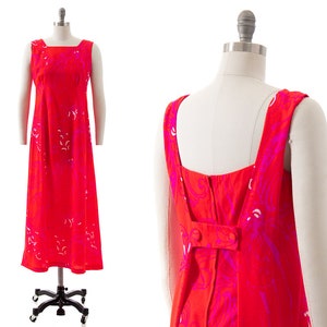 Vintage 1970er Jahre Sommerkleid | 70s Psychedelischer bedruckter Borkenstoff Neon Orange Lila Hawaiianisches Maxi Cocktailkleid (small/medium)