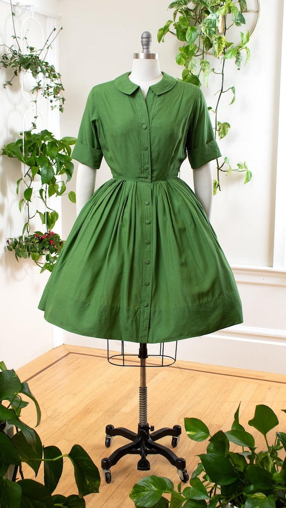 green silk button down dress Vestido Ophelia Button Down Midi Shirt - Verde