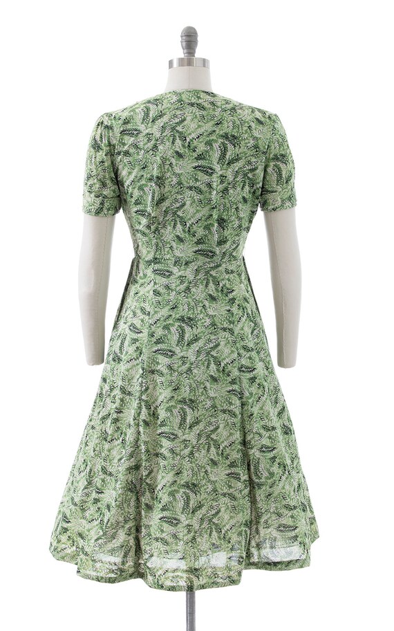 Vintage 1960s Dress | 60s Fern Leaves Green Print… - image 4