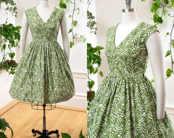 Vintage 1950s Sundress | 50s Wheat Print Green Cotton Fit and Flare Summer Day Dress | small/medium