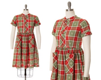 Vintage 1950s Dress | 50s Plaid Red Green Cotton Button Back Shirtwaist Fit and Flare Babydoll Fall Day Dress with Pockets (small)