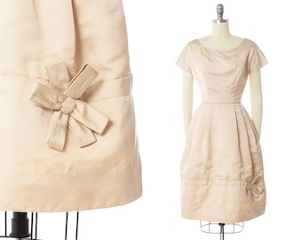 75 DRESS SALE /// Vintage 1950s Dress | 50s Silk Cream Beige Evening Party Dress with Bow Appliqué on Full Skirt (x-small)