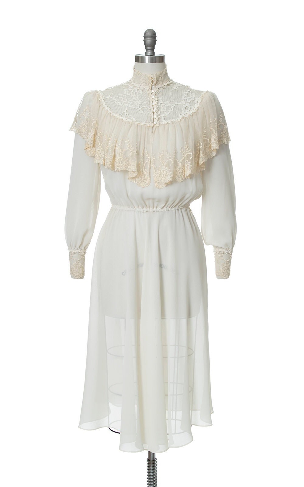 Vintage 1970s Dress | 70s Does Victorian Lace High Collar Ruffled