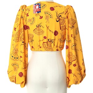 Modern 30s 40s Style Blouse DEADSTOCK Laura Byrnes Pin Up Girl Novelty Print Fans Roses Floral Yellow Long Sleeve Crop Top small/medium image 4
