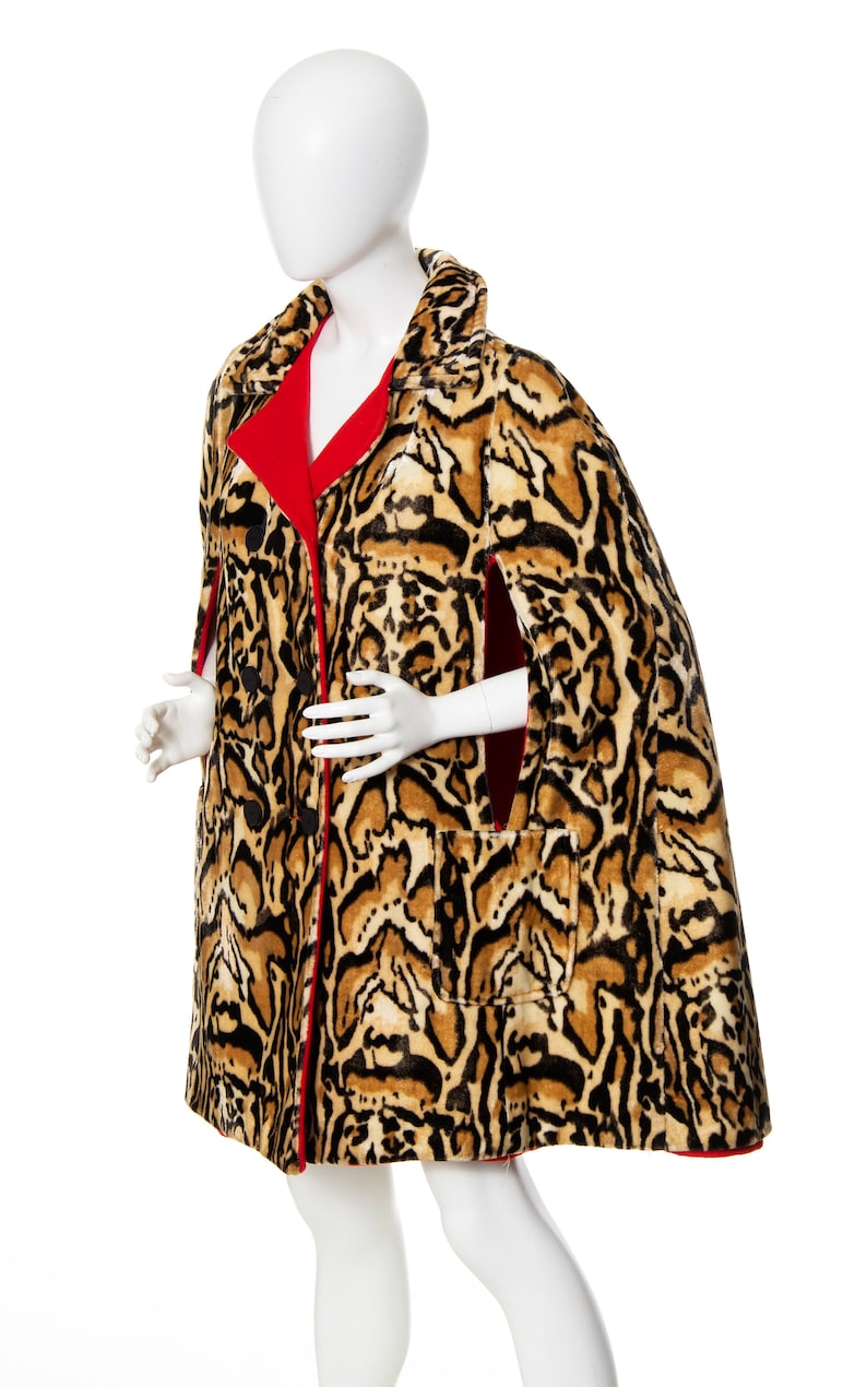 Vintage 1960er Jahre Wende-Cape 60er Leopard Ocelot Animal Print Rot Wolle Zweireihig Warmer Winter Poncho Mantel medium/large/x-large Bild 4