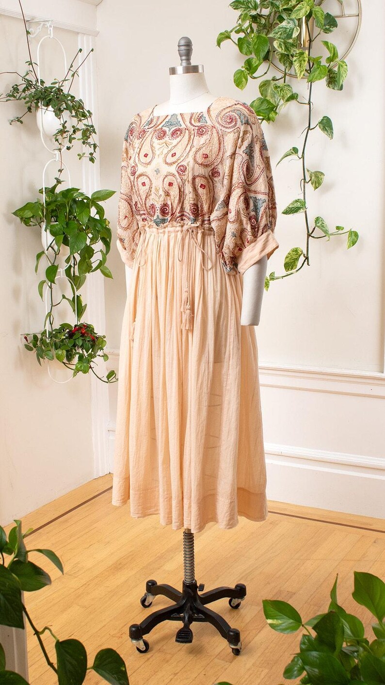 Vestido moderno estilo años 70 / FREE PEOPLE Paisley bordado crema beige algodón transparente manga globo Boho Festival de verano / pequeño/mediano imagen 3