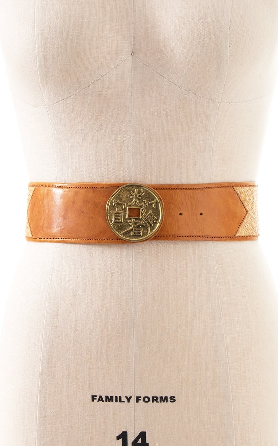 Vintage 1970s Cinch Belt | 70s Chinese Characters Brass  display picture 3