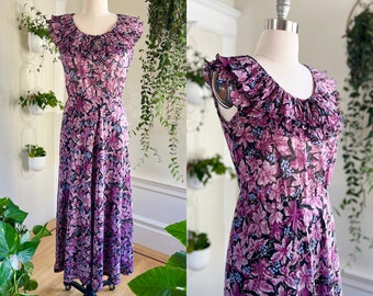 Vintage 1970s Maxi Dress | 70s Grapes Leaves Wine Tasting Novelty Print Ruffled Fit and Flare Purple Full Length Day Dress (medium/large)