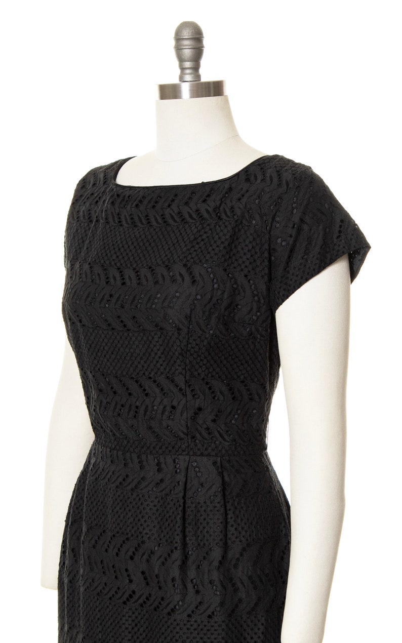 Vintage 1950s 1960s Dress 50s 60s Black Eyelet Lace Cotton Wiggle Sheath Summer LBD Day Dress medium image 5