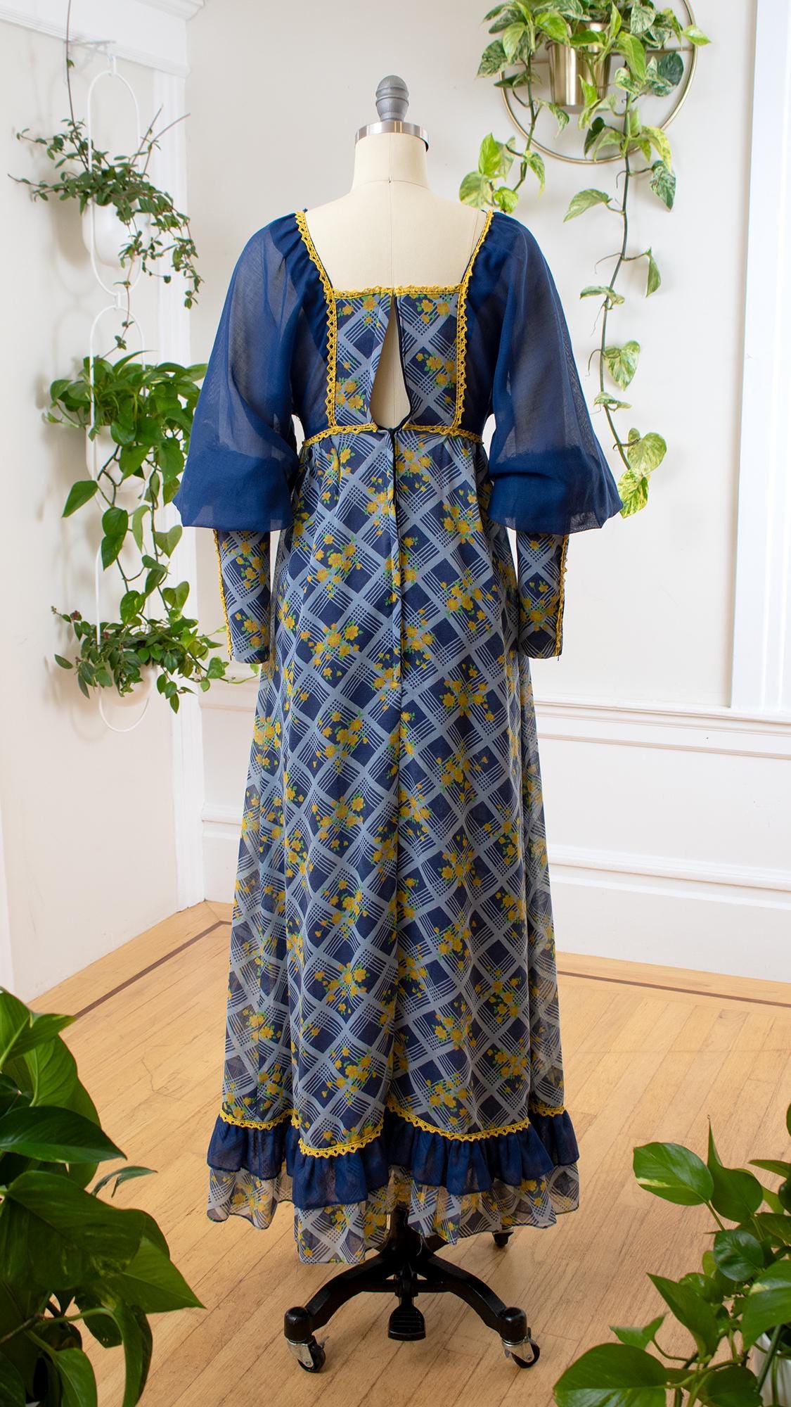 Vintage 1960s Maxi Dress | 60s GUNNE SAX Black Label Floral Plaid