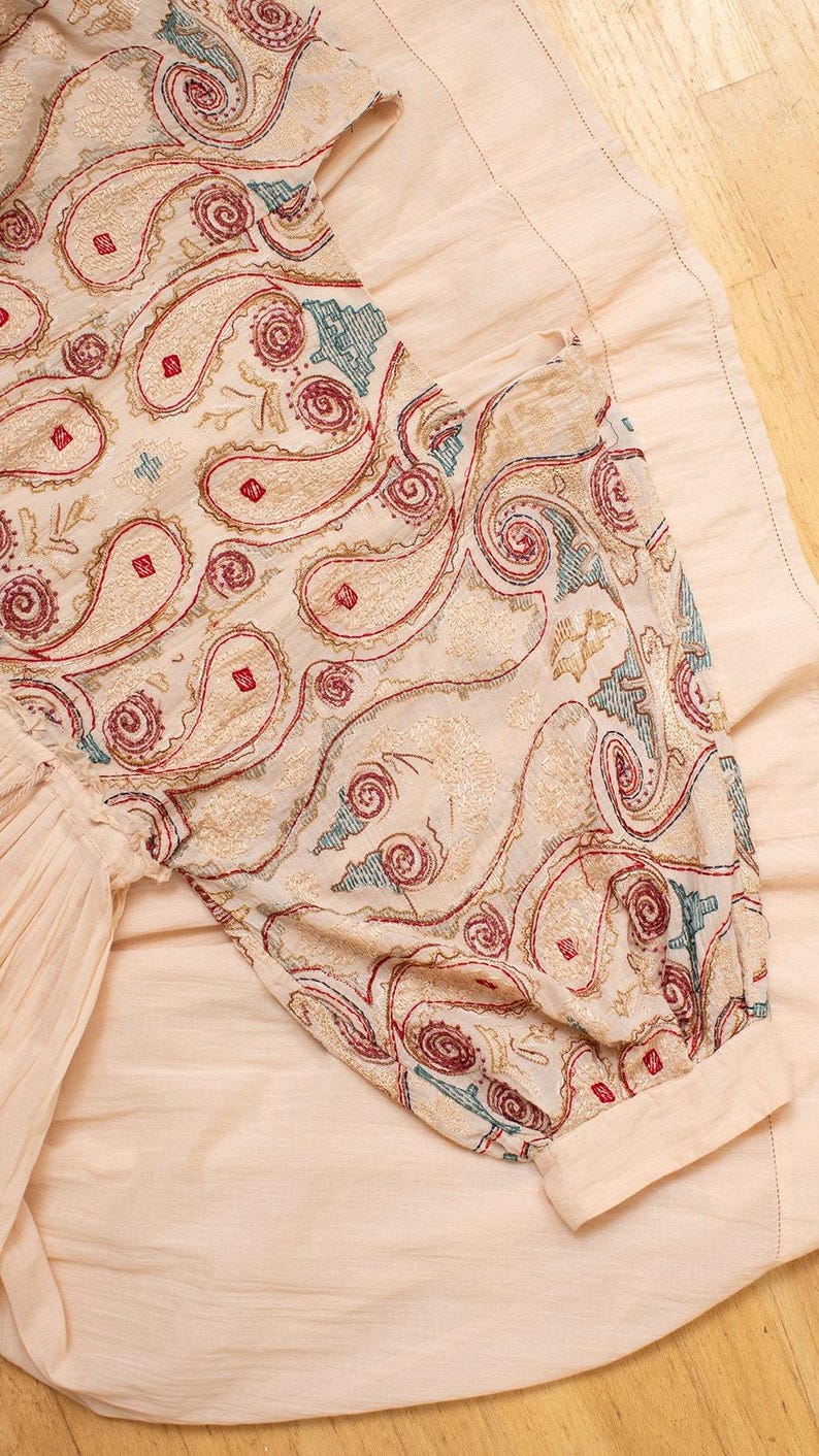 Vestido moderno estilo años 70 / FREE PEOPLE Paisley bordado crema beige algodón transparente manga globo Boho Festival de verano / pequeño/mediano imagen 9