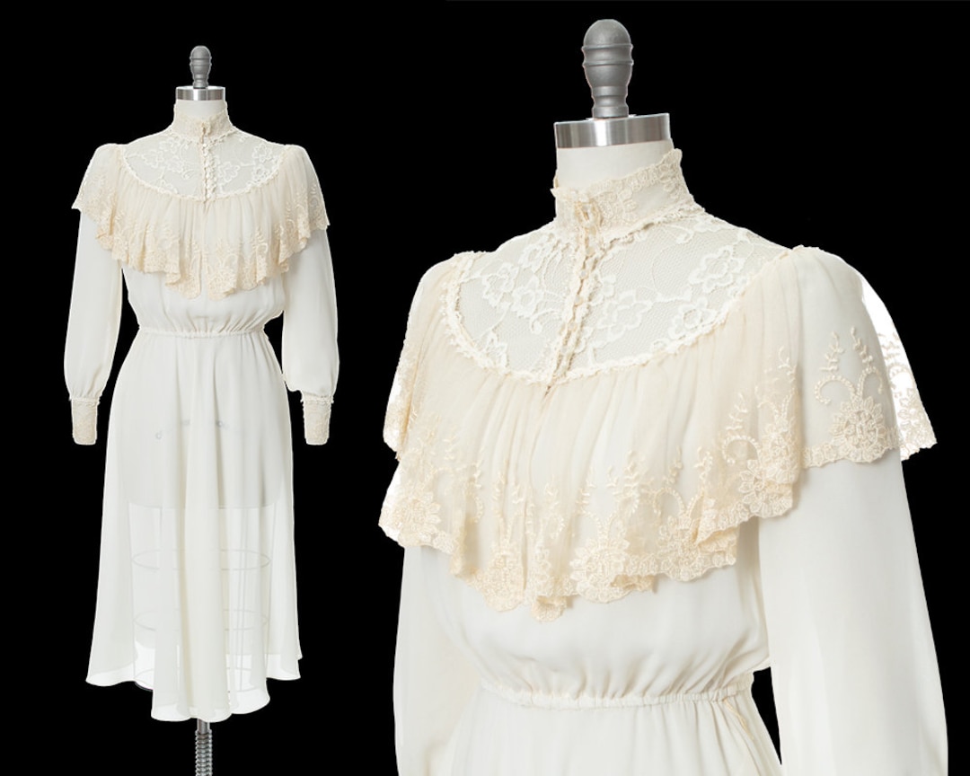 Vintage 1970s Dress | 70s Does Victorian Lace High Collar Ruffled