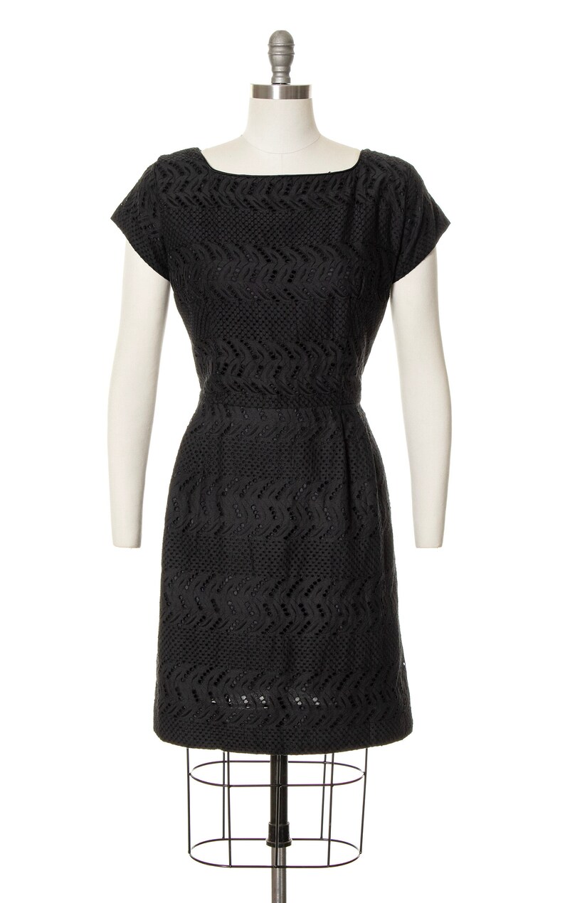 Vintage 1950s 1960s Dress 50s 60s Black Eyelet Lace Cotton Wiggle Sheath Summer LBD Day Dress medium image 2