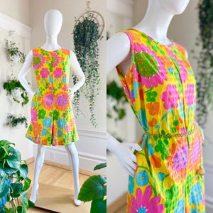 Vintage 1960s Romper | 60s Floral Cotton Psychedelic Flower Power Hawaiian Summer Shorts Playsuit (small)