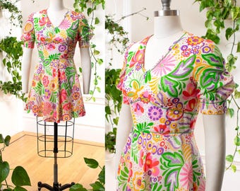 Vintage 1960s Day Dress | 60s Floral Print Colorful Psychedelic Retro Mini Skater Day Dress | small