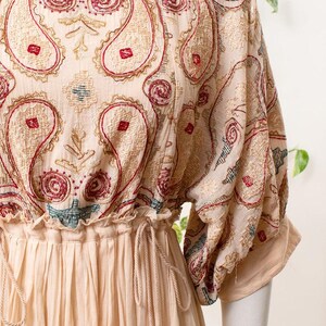 Vestido moderno estilo años 70 / FREE PEOPLE Paisley bordado crema beige algodón transparente manga globo Boho Festival de verano / pequeño/mediano imagen 6