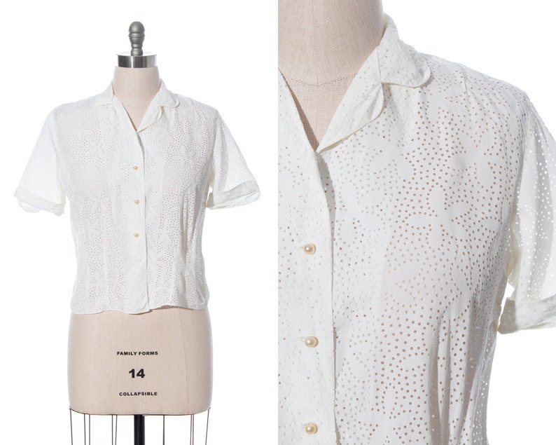 Vintage 1950s Blouse 50s Floral Cutwork White Rayon Short Sleeve Button Up Top large image 1