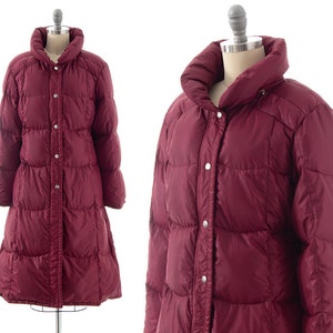 Vintage 1980er Jahre Steppmantel | 80er Jahre Daunen Gesteppte Lila Burgund Lange Winterjacke (x-small / small)