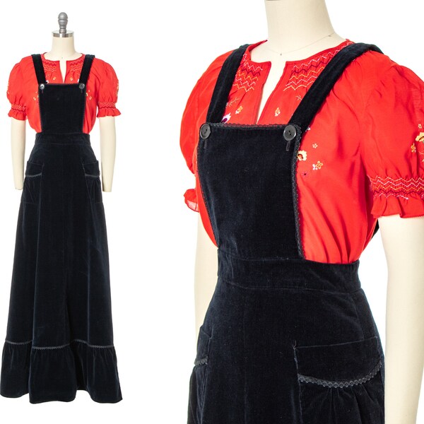 Vintage 1970s Pinafore Maxi Dress | 70s Black Velvet Bib Apron Full Skirt Dress with Pockets (small)