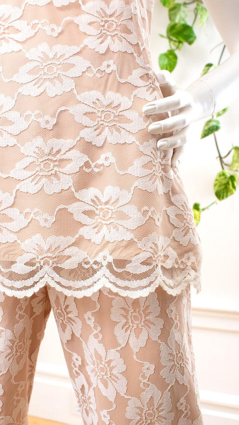 Vintage broekpak uit de jaren 70 | Jaren 70 LILLI DIAMOND Lace Overlay witbeige tuniektop hoge taille broek alternatieve bruid bijpassende 2-delige set | klein afbeelding 7