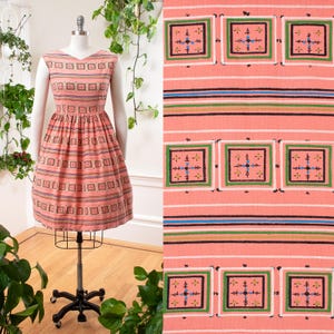 Vintage zomerjurk uit de jaren 50 | Jaren 50 Atomic gestreepte nieuwigheid print roze katoenen fit & flare zomerjurk | klein
