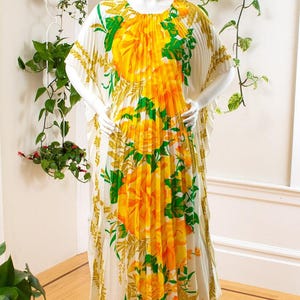 Vintage 1970s Kaftan | 70s Hawaiian Floral Barkcloth Accordion Pleated ...