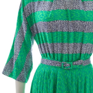 75 DRESS SALE /// Vintage 1950s Dress 50s Abstract Striped Cotton Green Three Quarter Sleeve Pleated Skirt Day Dress medium image 6