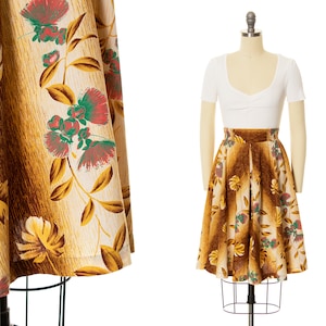 Vintage 1950s Skirt | 50s Hawaiian Floral Printed Cotton Shirred High Waisted Full Summer Tiki Swing Skirt (x-small/small)