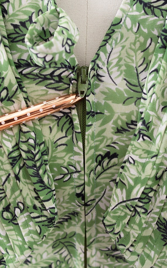Vintage 1960s Dress | 60s Fern Leaves Green Print… - image 8