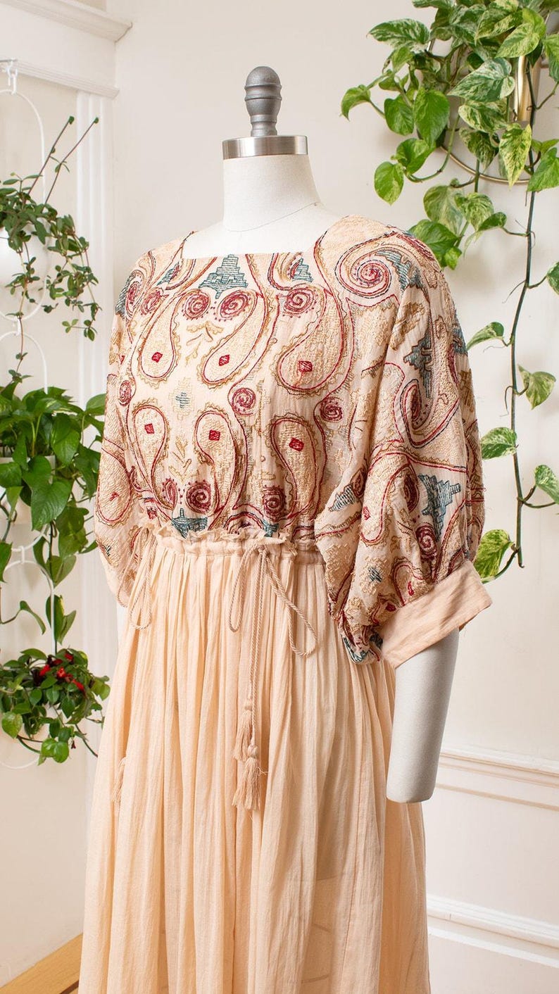 Vestido moderno estilo años 70 / FREE PEOPLE Paisley bordado crema beige algodón transparente manga globo Boho Festival de verano / pequeño/mediano imagen 5