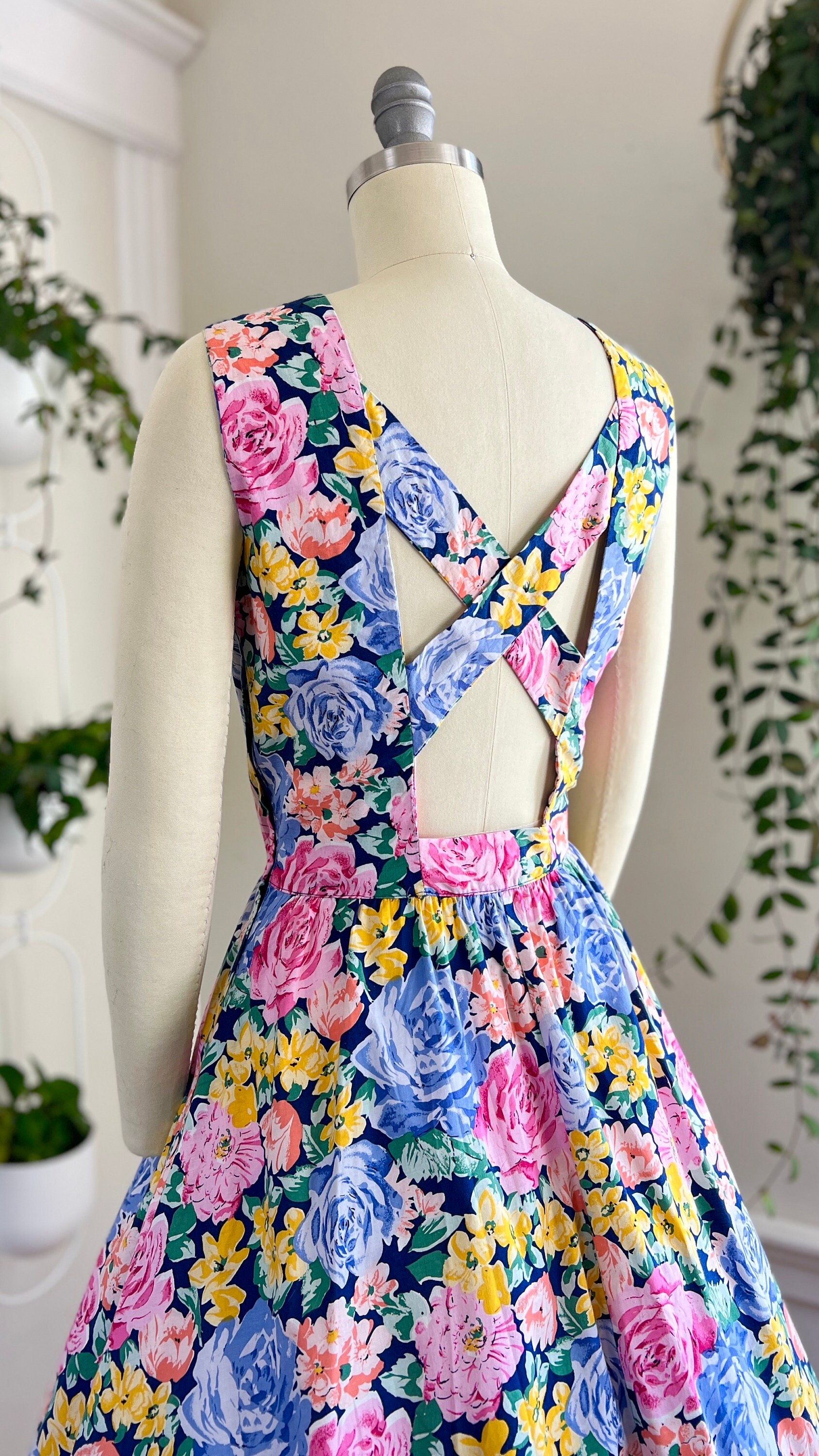 retro 1980 dress 1980s Fashion: Styles, Trends & History