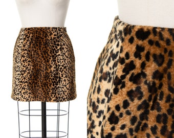Vintage early 2000s leopard print mini skirt