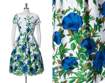 Vintage 1950er Jahre Kleid | 50er Floral Morning Glory Border Print Baumwolle Weiß Blau Fit und Flare Vollrock Tageskleid (medium)