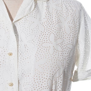 Vintage 1950s Blouse 50s Floral Cutwork White Rayon Short Sleeve Button Up Top large image 6