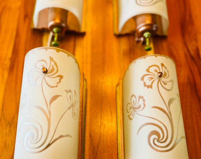 Art Deco Wall Sconce With Etched Glass Shade Poppy Flower Design 1930's