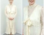 Vintage 80s Does 20s Jessica McClintock Off White Silk Edwardian Dress, Wedding Dress, Ivory Lace Dress, High Collar, Drop Waist, 20s style