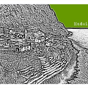 Peut inclure: Une illustration en noir et blanc d'une ville c&ocirc;ti&egrave;re &agrave; Mad&egrave;re, au Portugal. La ville est construite sur une falaise abrupte avec des jardins en terrasses et une &eacute;glise au centre. L'oc&eacute;an est visible en arri&egrave;re-plan.