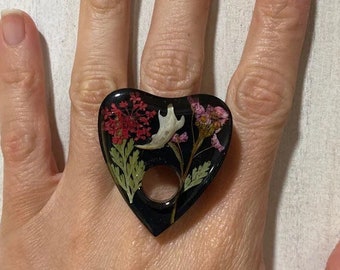 Muskrat Jawbone Pressed Flower Planchette Ring, Halloween costume, Halloween decor, bone jewelry, taxidermy jewelry, skull, unique jewelry