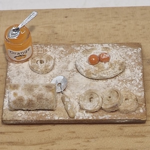 12th scale Dolls House Miniature  Food Prep Board  Quality  Item    RC09