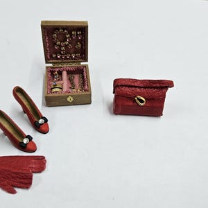 12th scale Dolls House Set of Dolls House Accessories - HD50a